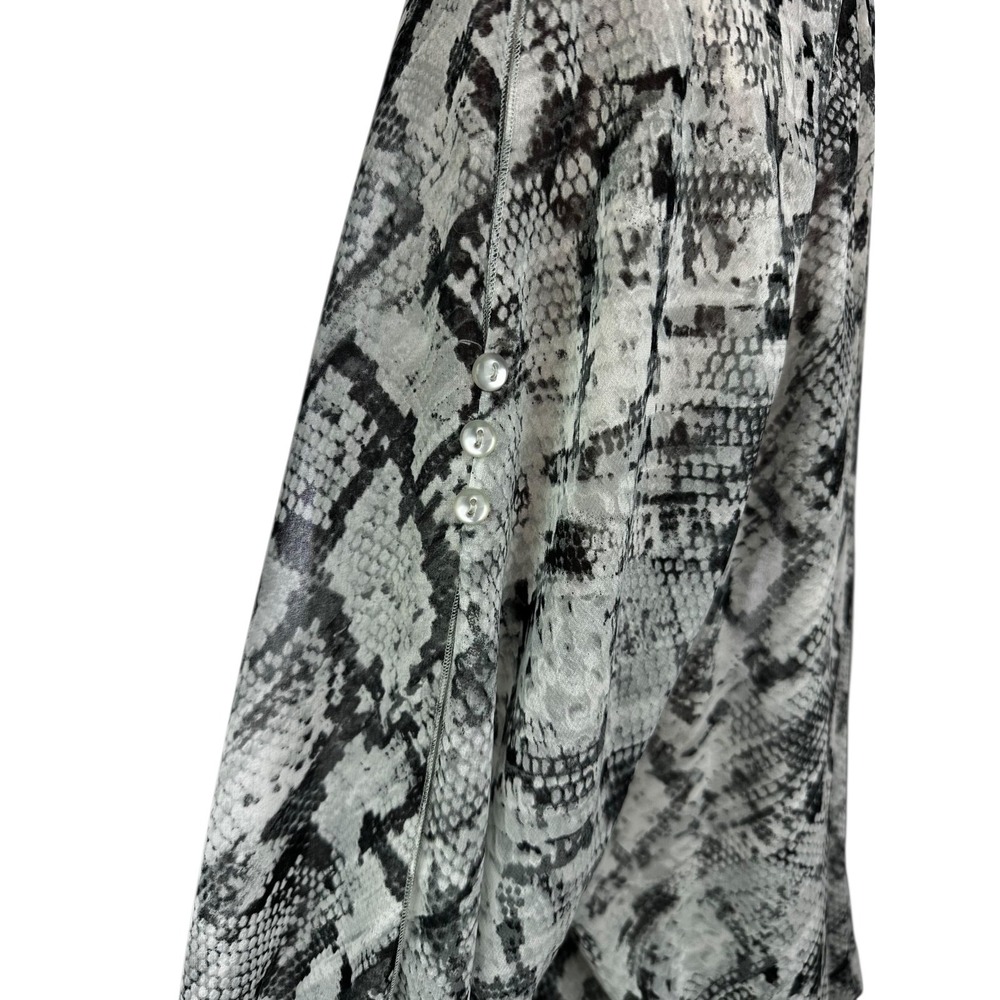 Chico's Size 2/ L Sheer Pullover Top Blouse Gray & White 3/4 Sleeve Polyester - Picture 6 of 8